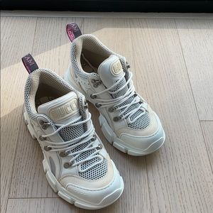 GUCCI Flashtrek logo-embossed leather sneakers
